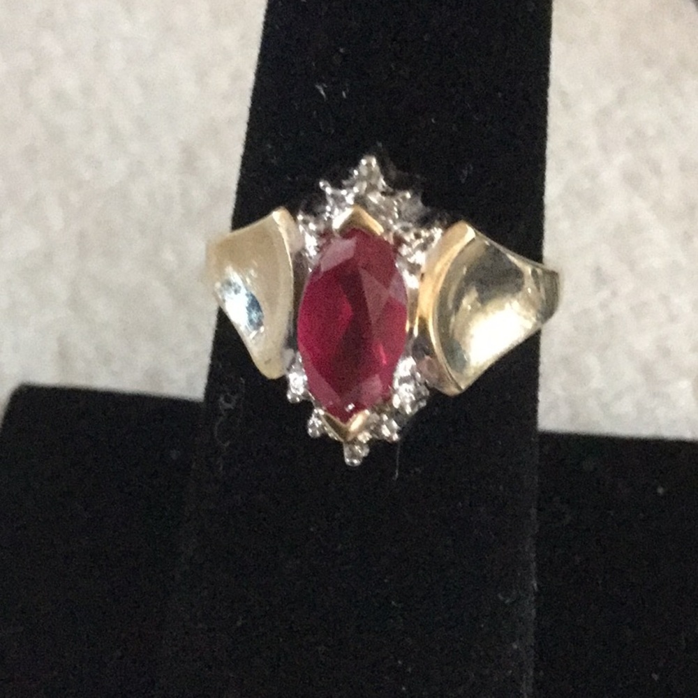 RUBY AND DIAMOND RING IN 10K YELLOW GOLD
